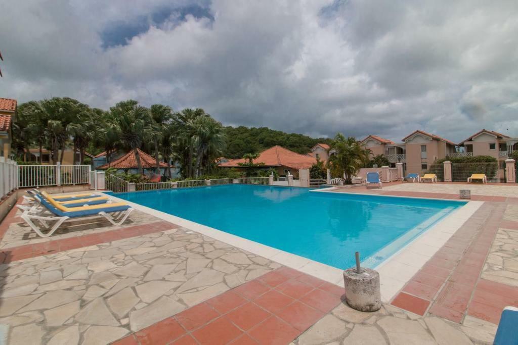 Appartement Superbe Studio avec Jacuzzi Privé à Sainte-Anne Extérieur photo