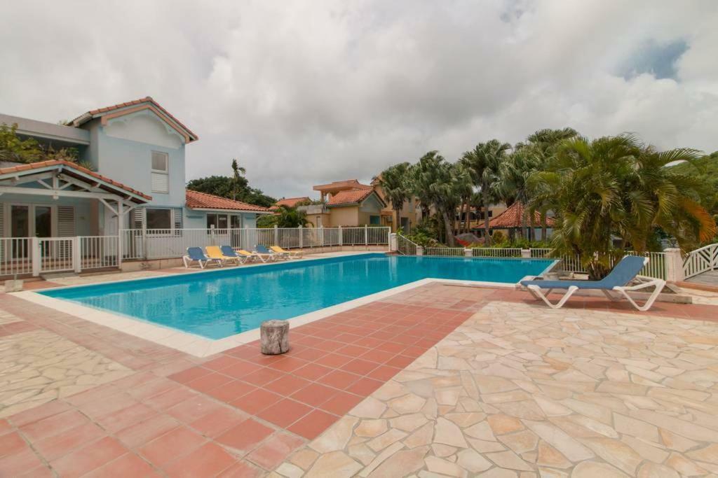 Appartement Superbe Studio avec Jacuzzi Privé à Sainte-Anne Extérieur photo