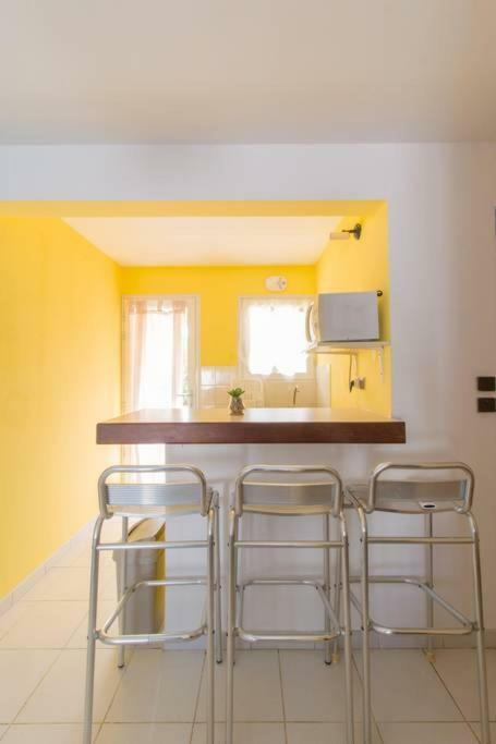 Appartement Superbe Studio avec Jacuzzi Privé à Sainte-Anne Extérieur photo