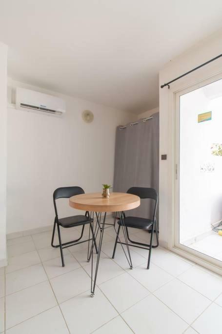 Appartement Superbe Studio avec Jacuzzi Privé à Sainte-Anne Extérieur photo